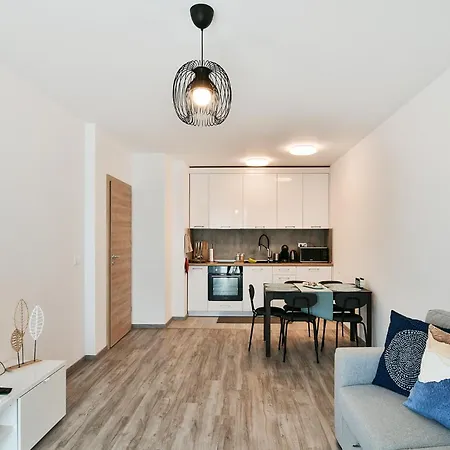 Апартамент Free Parking Flats With Wifi And Pool *