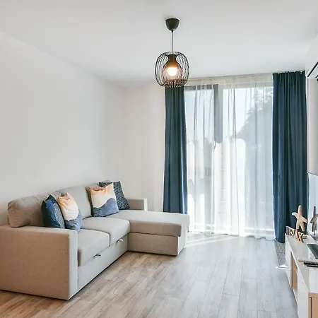 Free Parking Flats With Wifi And Pool Апартамент