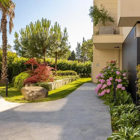 Апартамент Free Parking Flats With Wifi And Pool *