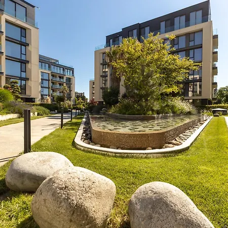 Апартамент Free Parking Flats With Wifi And Pool Варна