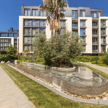 Апартамент Free Parking Flats With Wifi And Pool *