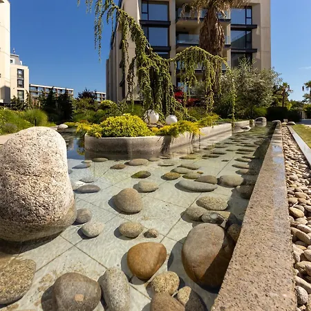 Апартамент Free Parking Flats With Wifi And Pool