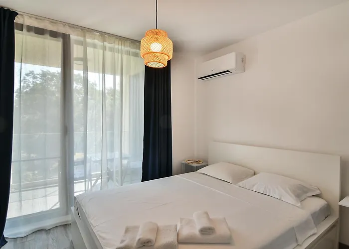 Free Parking Flats With Wifi And Pool * וארנה