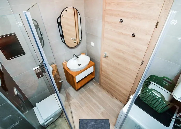 Free Parking Flats With Wifi And Pool * וארנה